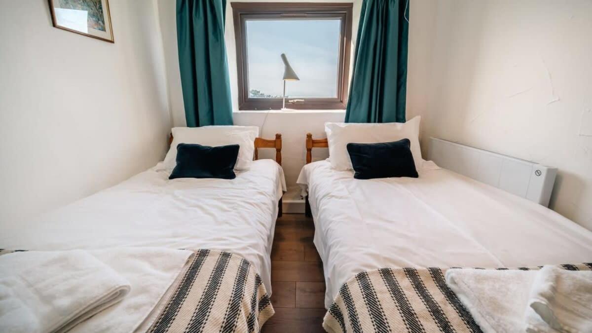 Lovely 2 Bedroom Coastal Cottage Near بود المظهر الخارجي الصورة