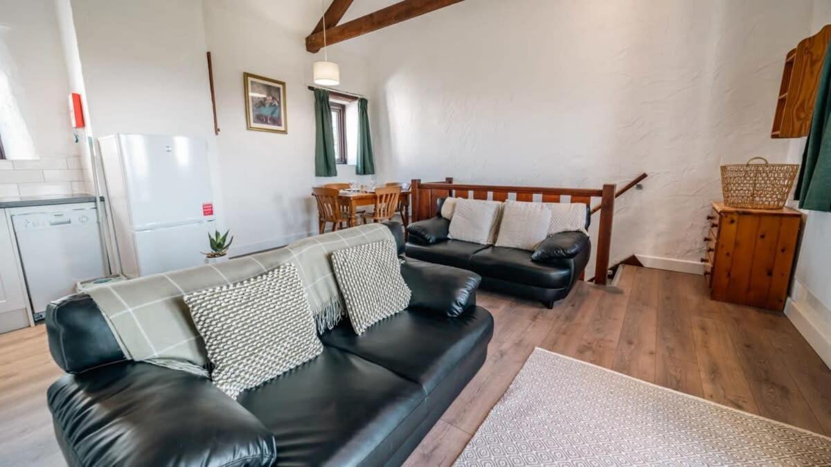 Lovely 2 Bedroom Coastal Cottage Near بود المظهر الخارجي الصورة